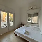 Geula Beach- 1Bedroom Seaside Apartment By Vacay