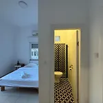 Geula Beach- 1Bedroom Seaside Apartment By Vacay